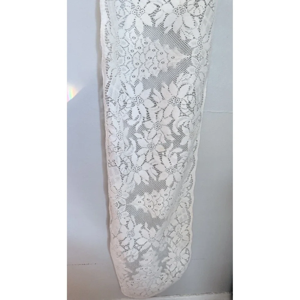 VTG Ecru Lace Dresser Table Runner Christmas Floral Poinsettia Quaker  64x13